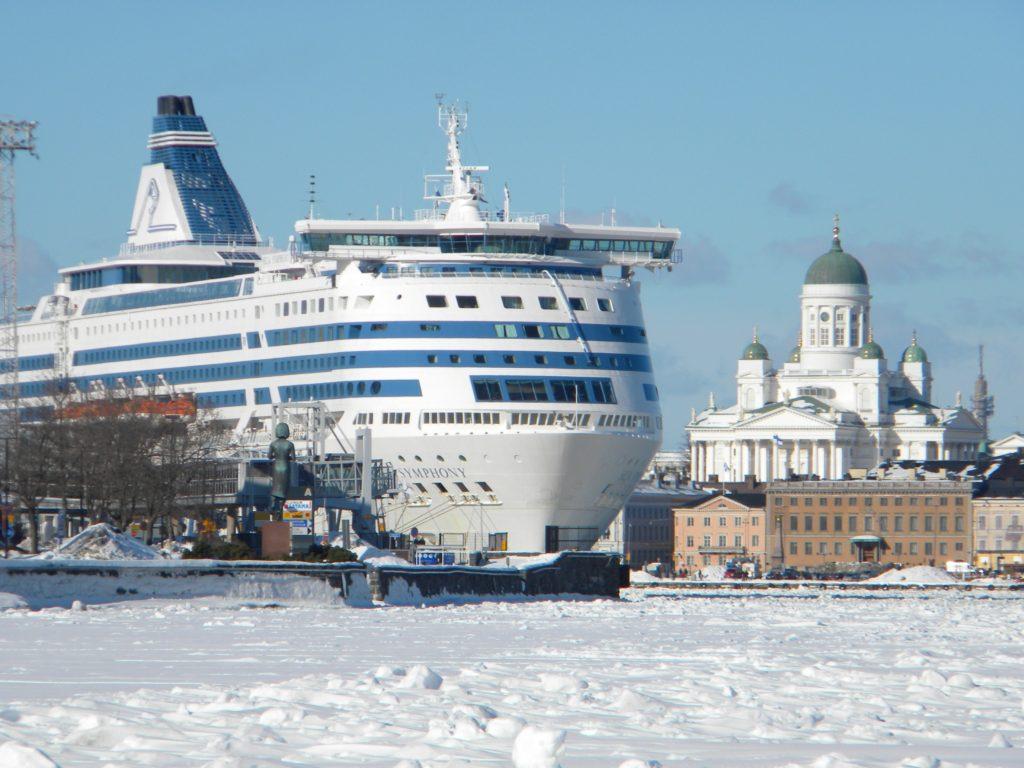 get to Senate Square from Helsinki Port